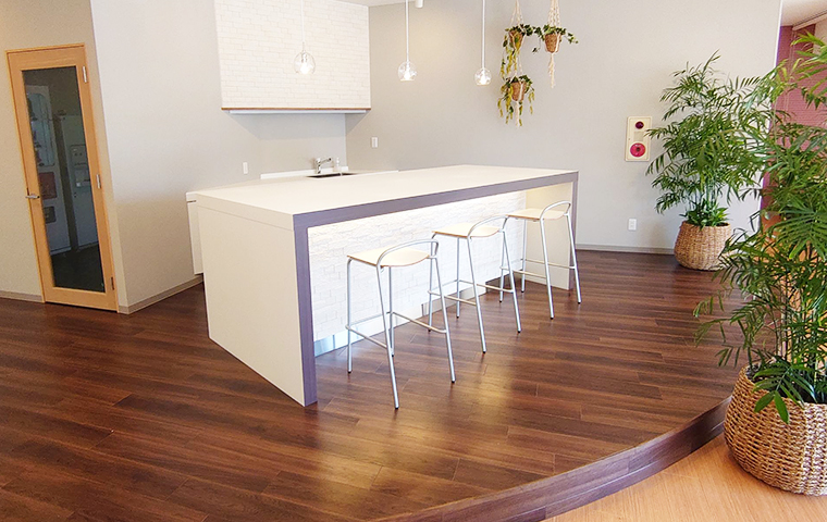 浜松市浜北区にあるコワーキングスペース「イトリエ」の内観